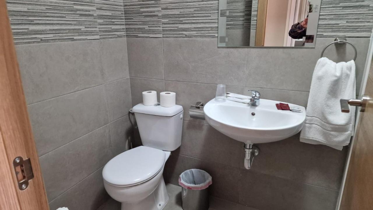 Hotel Nuevo Espartinas Ngoại thất bức ảnh